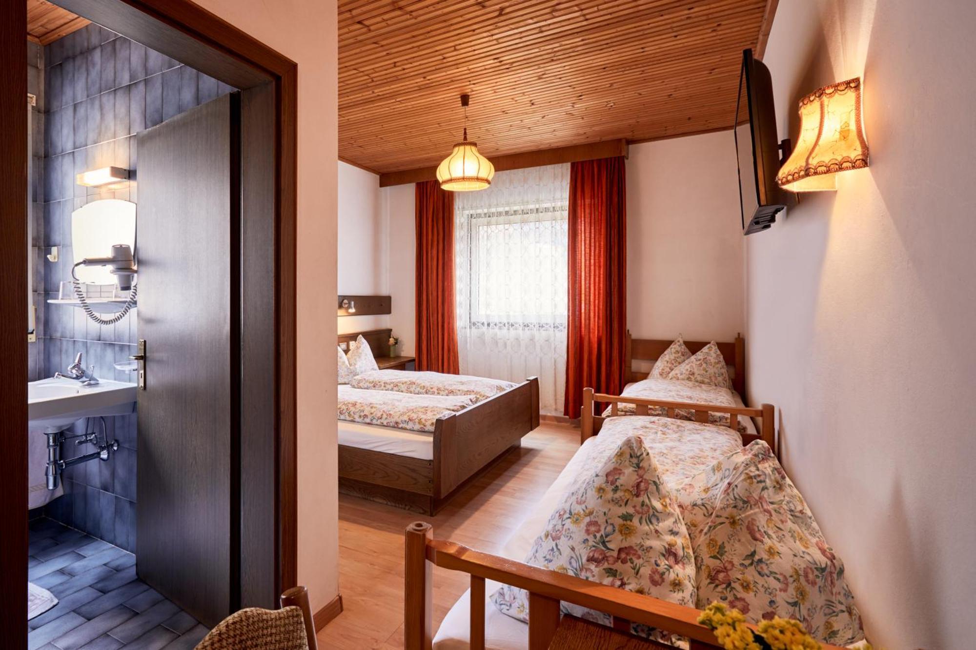 Ferienpension Zummuellerhof Natz-Schabs الغرفة الصورة